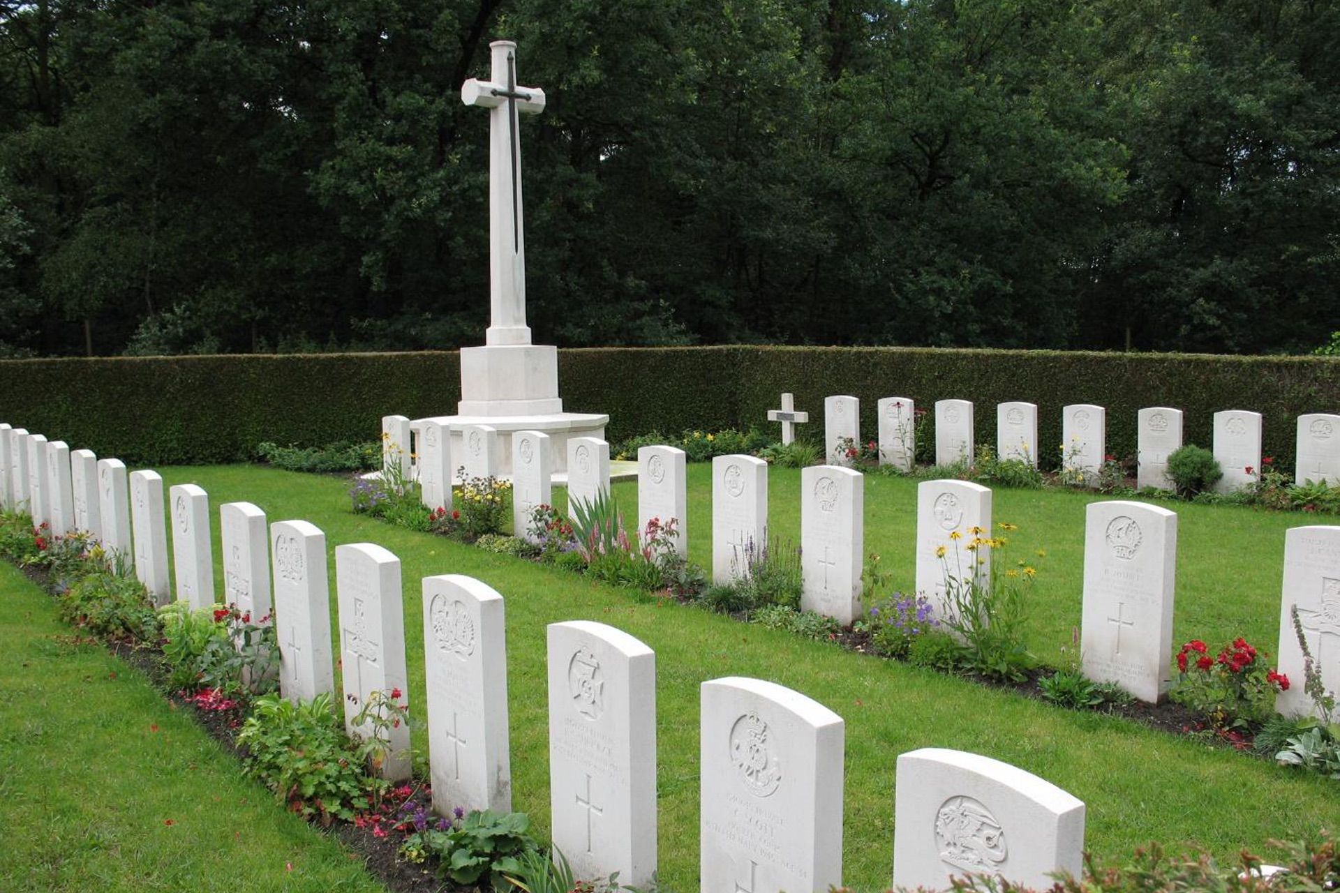 Adoptie oorlogsgraven Swartbroek
