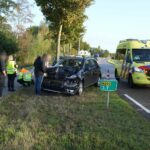 Auto botst achterop vrachtwagen op Maaseikerweg