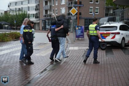 Scooter botst met auto op Wilhelminasingel