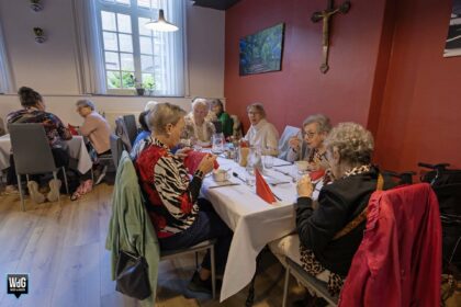Gezellige feestmaaltijd bij Zusters Birgittinessen voor ouderen