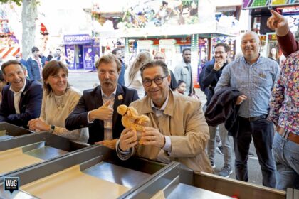 Kamelenrace met burgemeesters uit Weert, Cranendonck en België