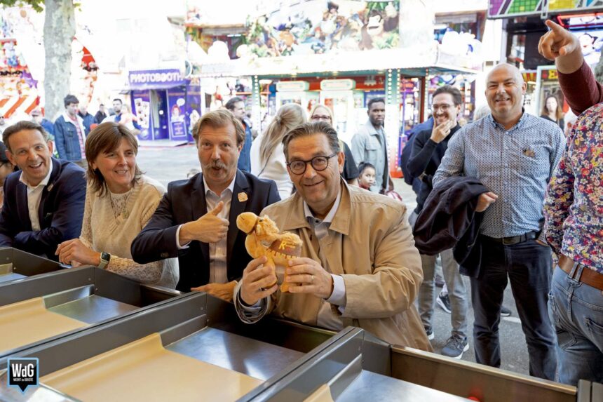 Kamelenrace met burgemeesters uit Weert, Cranendonck en België