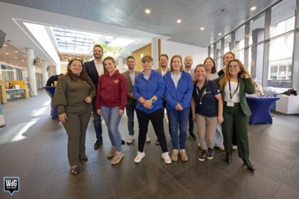 Uitdelen kermismunten aan minima wederom groot succes