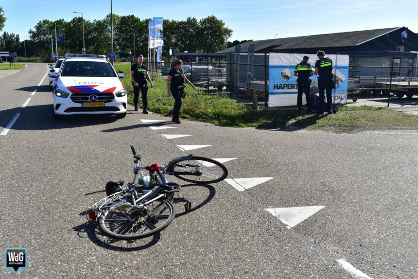 Fietser midden op de Hulsenweg in Nederweert aangetroffen