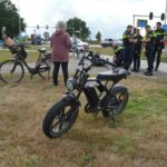 Fatbiker en fietsster botsen op splitsing fietspad