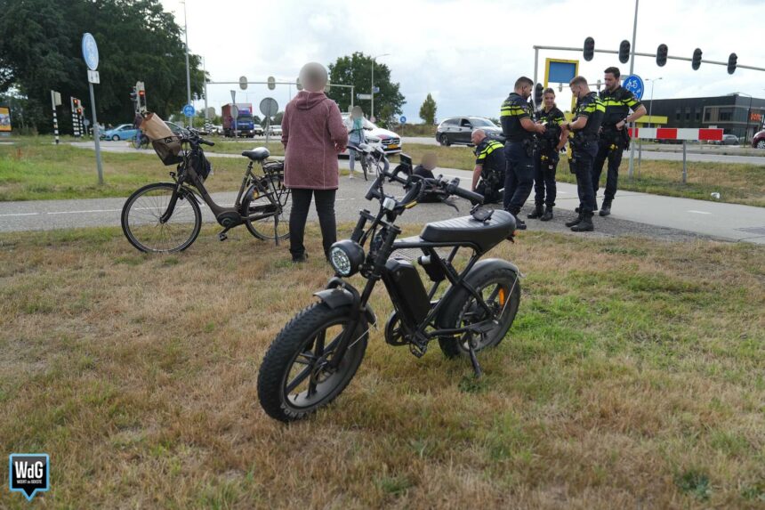 Fatbiker en fietsster botsen op splitsing fietspad