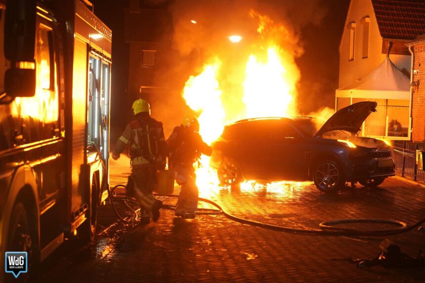 Langdurige brand bij plug-in hybride auto in Hunsel
