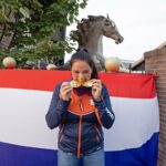 Viervoudig wereldkampioen Rodinde Rutjens feestelijk onthaald
