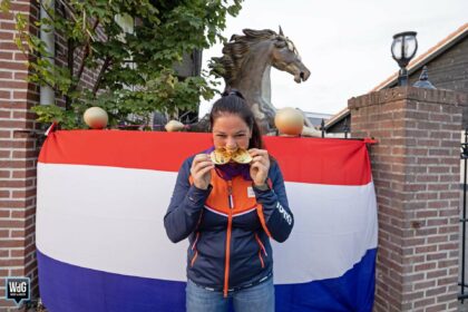 Viervoudig wereldkampioen Rodinde Rutjens feestelijk onthaald