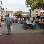 Nazomerse weekmarkt in beeld