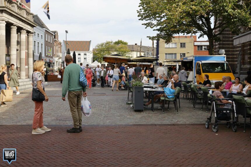 Nazomerse weekmarkt in beeld