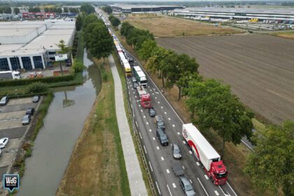 Ambulance vast in file door wegwerkzaamheden N275