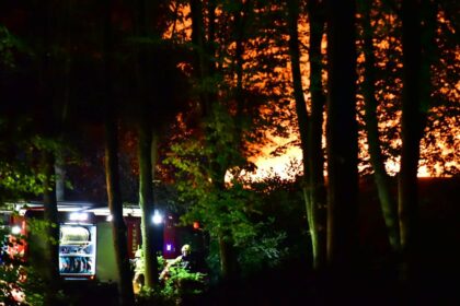 Leegstaand pand aan Stienestraat in lichterlaaie