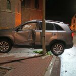 Auto botst tegen lantaarnpaal in Stramproy