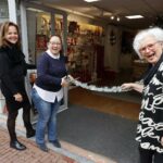 Vintage kerstwinkel in centrum Weert steunt goede doelen
