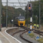 Treinverkeer tijdelijk gestremd vanwege persoon op spoor