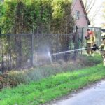 Coniferenhaag vat vlam door laswerk in Nederweert