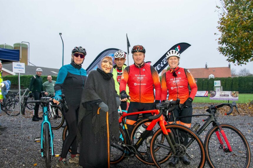 Druilerig weer geen spelbreker voor de Heksenheuveltocht