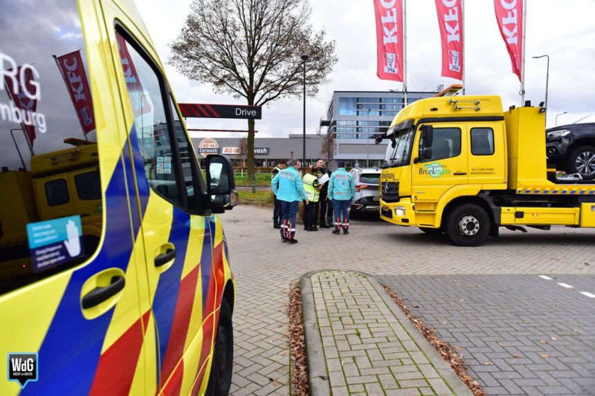 Kop-staartbotsing op Randweg Zuid in Nederweert