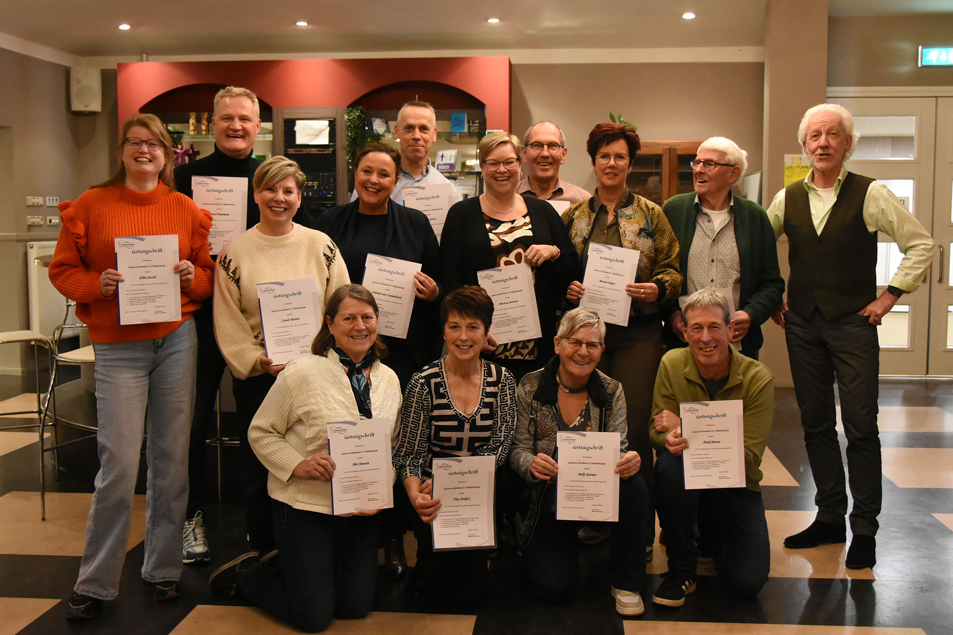 Veldeke Wieërt levert ‘najaarsklasje’ laezers en schriêvers af