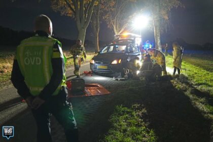 Man komt onder auto terecht tijdens sleepactie in Gastel