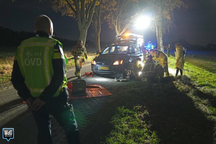 Man komt onder auto terecht tijdens sleepactie in Gastel