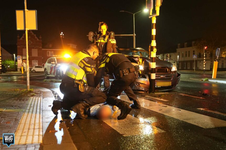 Politie houdt bestuurder aan na botsing op Bassin
