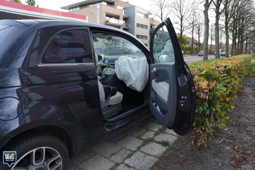 Auto's botsen op kruising Graafschap Hornelaan