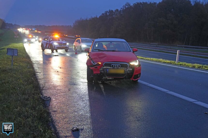 Kop-staartbotsing op afrit A2 bij Weert