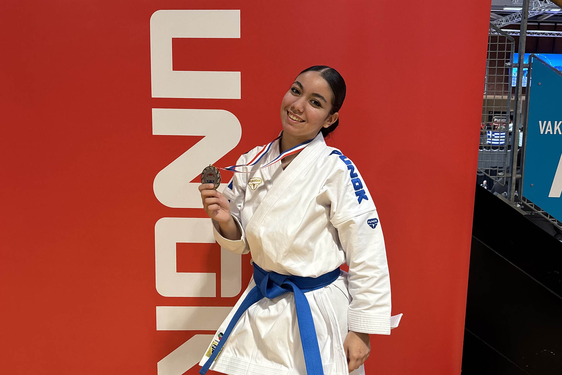 Rodaina Belghali pakt zilver in Almere bij karatekampioenschap