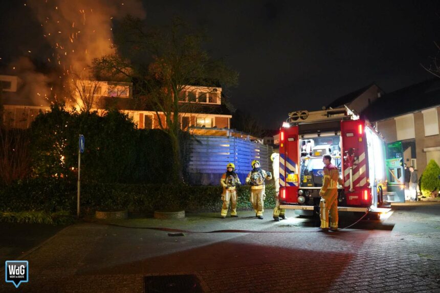 Pergola afgebrand bij buitenbrand aan Nieuwenbroek