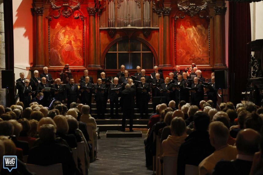 Weerter Mannenkoor zorgt voor sfeervol kerstconcert in Paterskerk