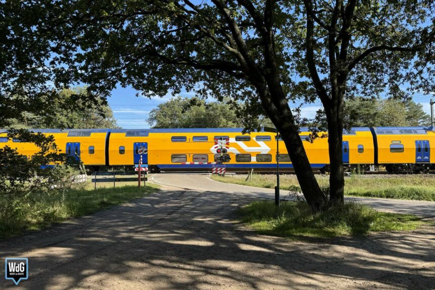 Archieffoto WdG - Intercity-trein ter hoogte van Maarheezerhuttendijk