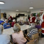 Kerstman brengt warmte en gezelligheid naar Huize Molenveld