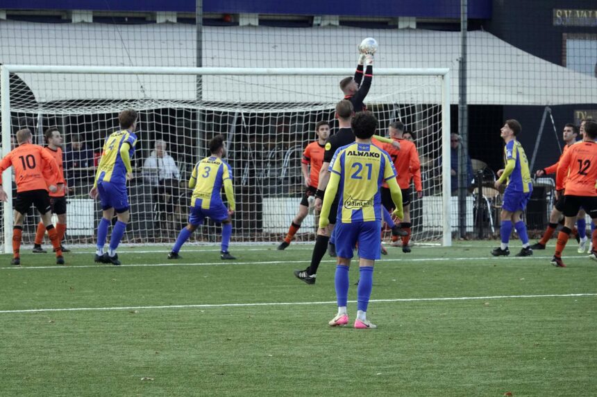 SV Laar pakt met 0-0 gelijkspel een punt bij SV Valkenswaard - Foto door Jan Lemmen