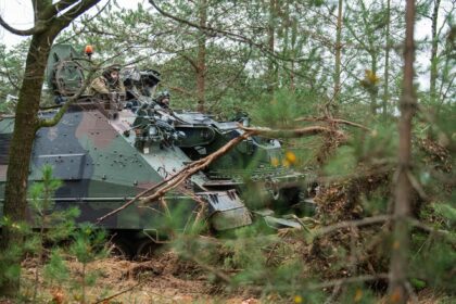 Militaire oefening op de Weerterheide