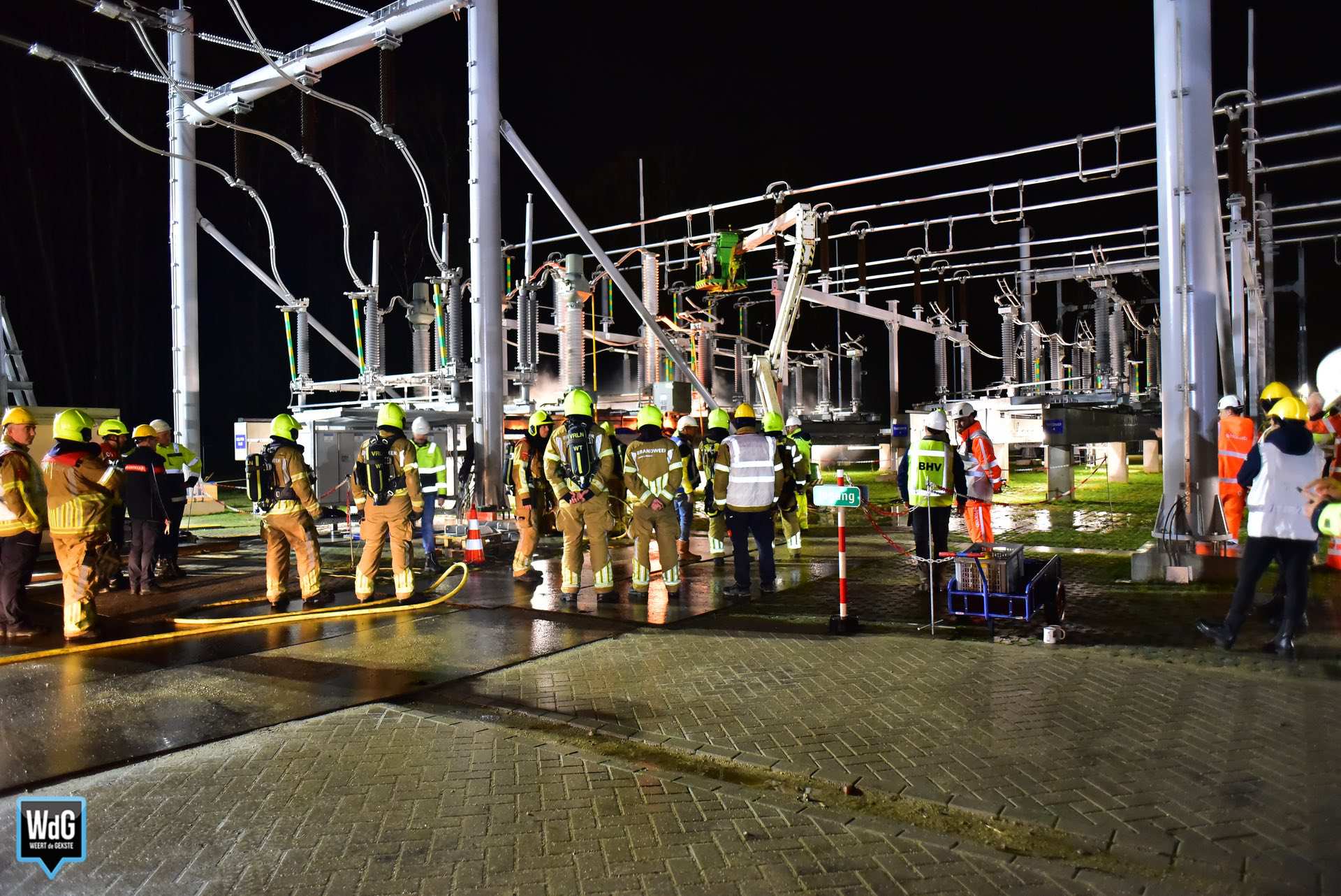 Brandweer oefent bij hoogspanningsstation in Kelpen-Oler