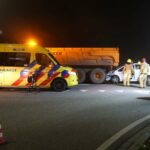 Auto botst tegen aanhanger van tractor in Stramproy