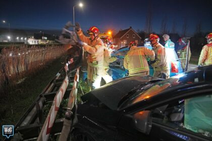 Man bekneld in auto na botsing op Suffolkweg-Zuid