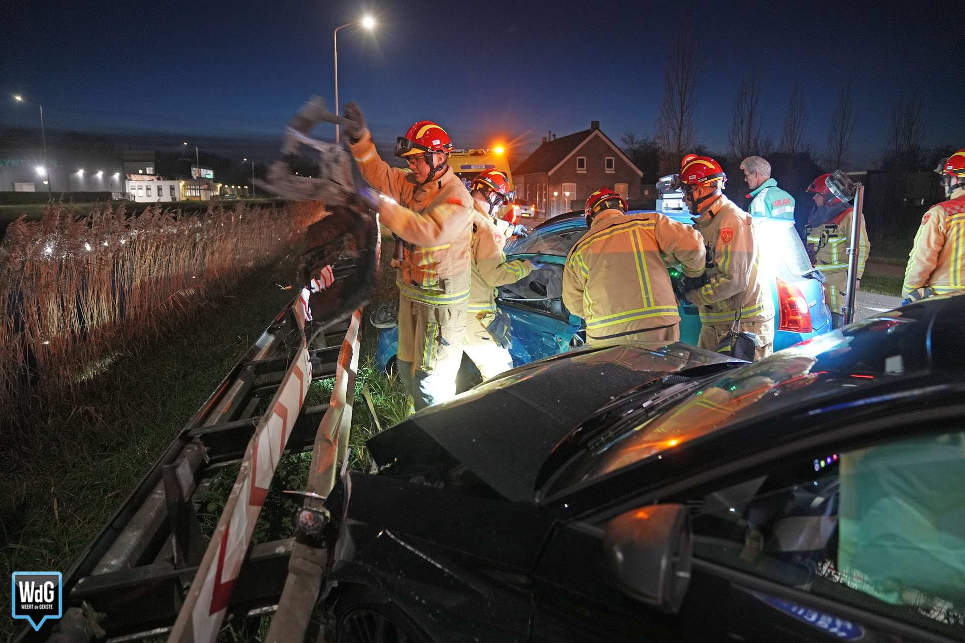 Man bekneld in auto na botsing op Suffolkweg-Zuid