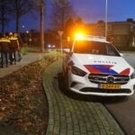 Auto botst met fietsster op rotonde Graafschap Hornelaan