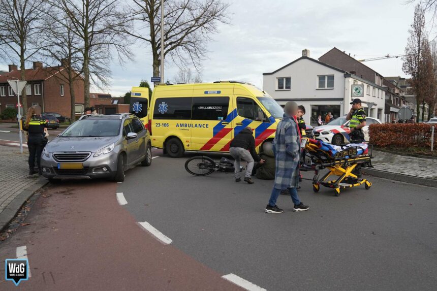Fietsster gewond na aanrijding op rotonde Maaspoort