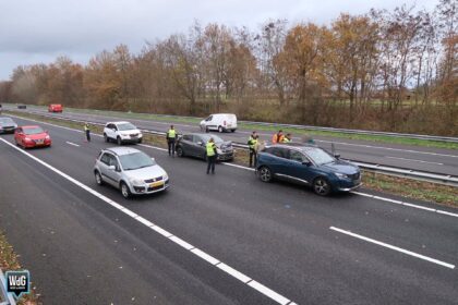 Kop-staartbotsing op snelweg A2 bij Hunsel
