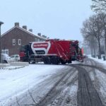 Inzameling afval in Weert tijdens winterse omstandigheden
