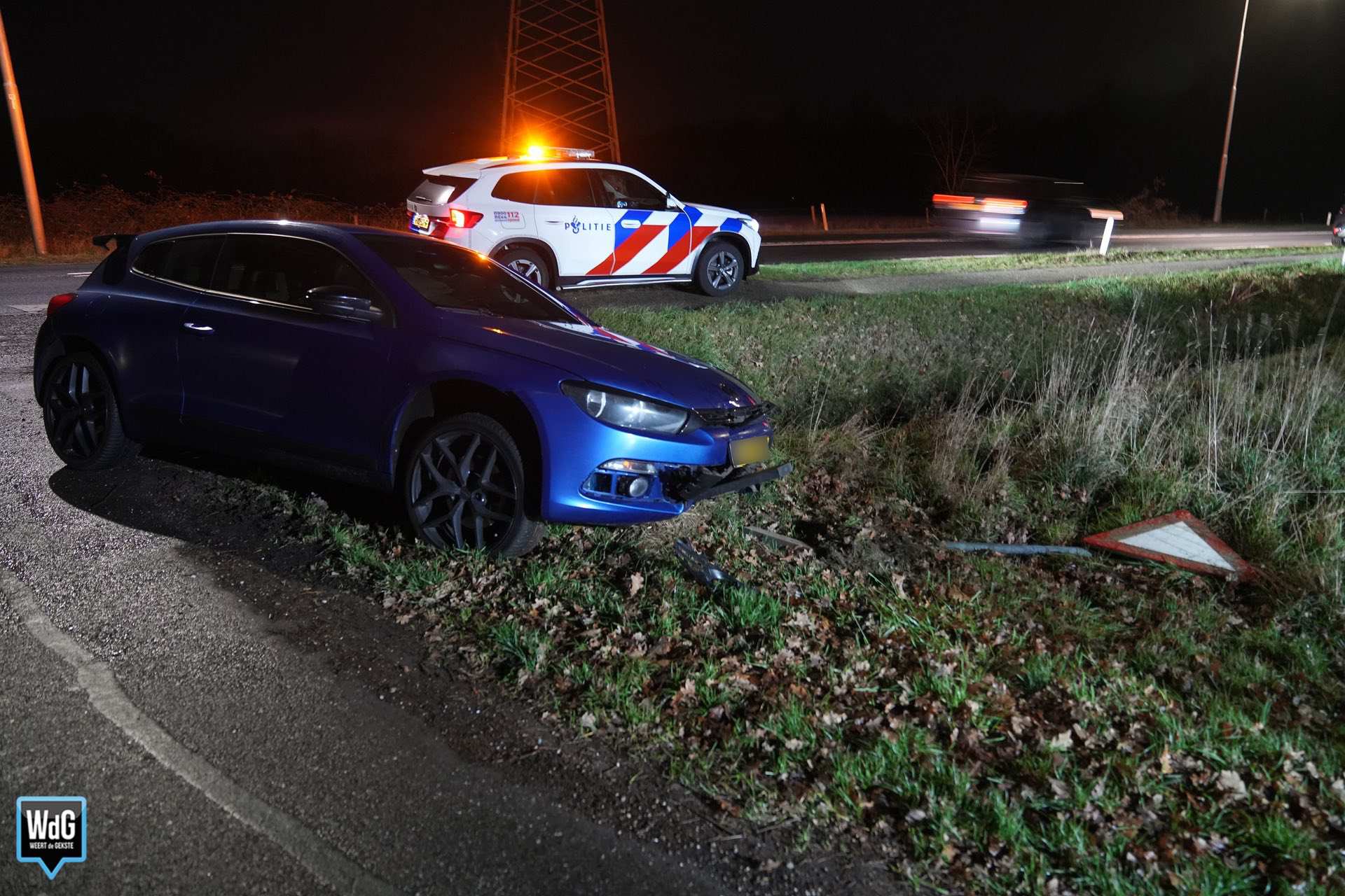 Personenauto aangetroffen in greppel langs N280 in Kelpen-Oler