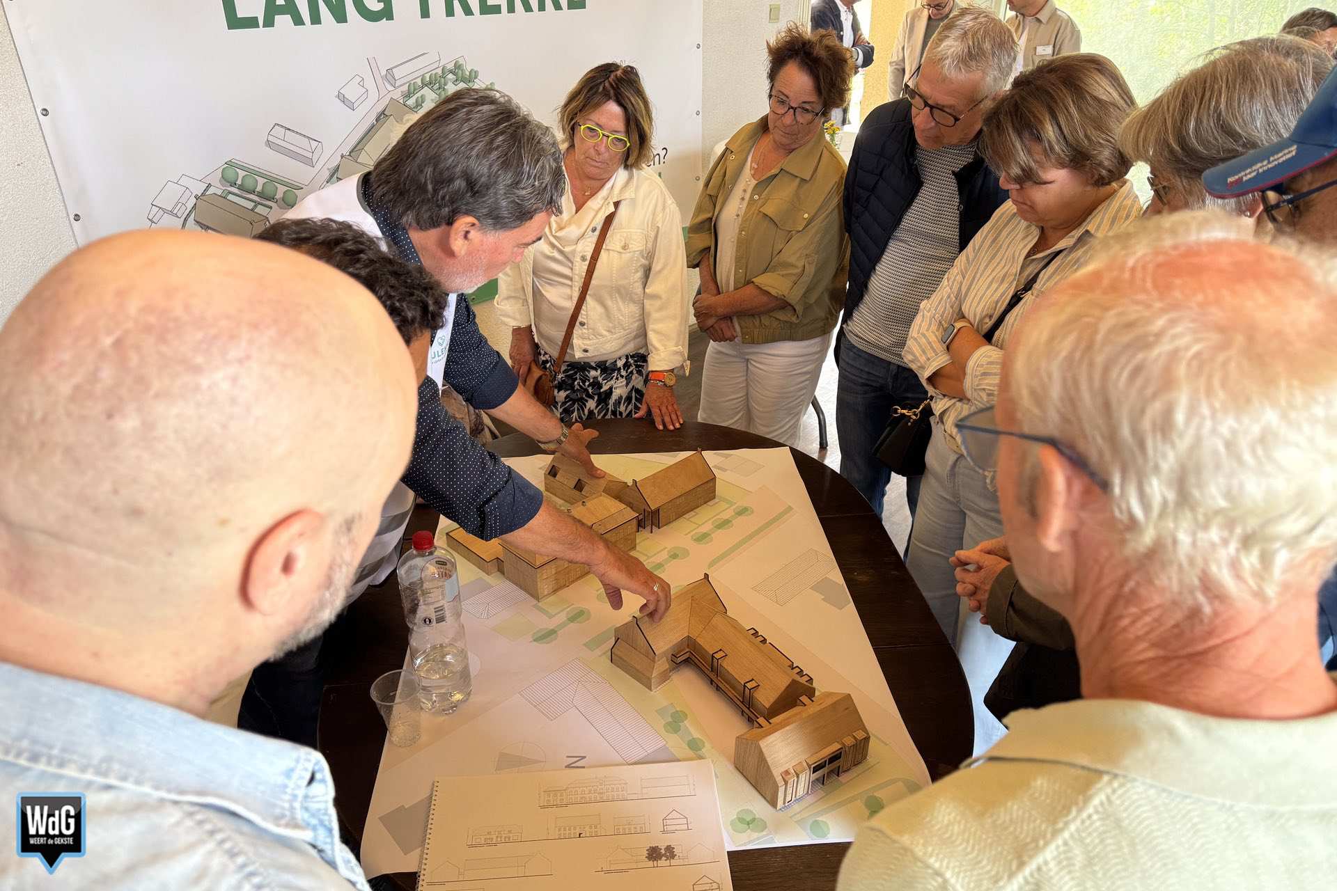 Archieffoto WdG - Grote belangstelling voor Geulenhof in Stramproy