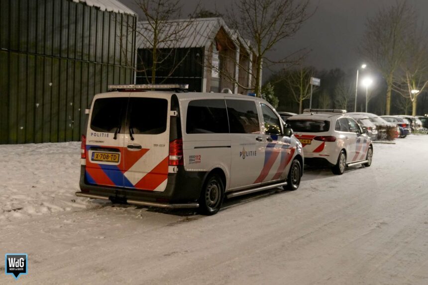 Drie aanhoudingen na politieactie bij woning in Weert