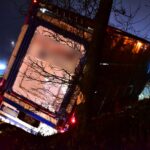 Vrachtwagen met geiten belandt in greppel naast A2 in Weert