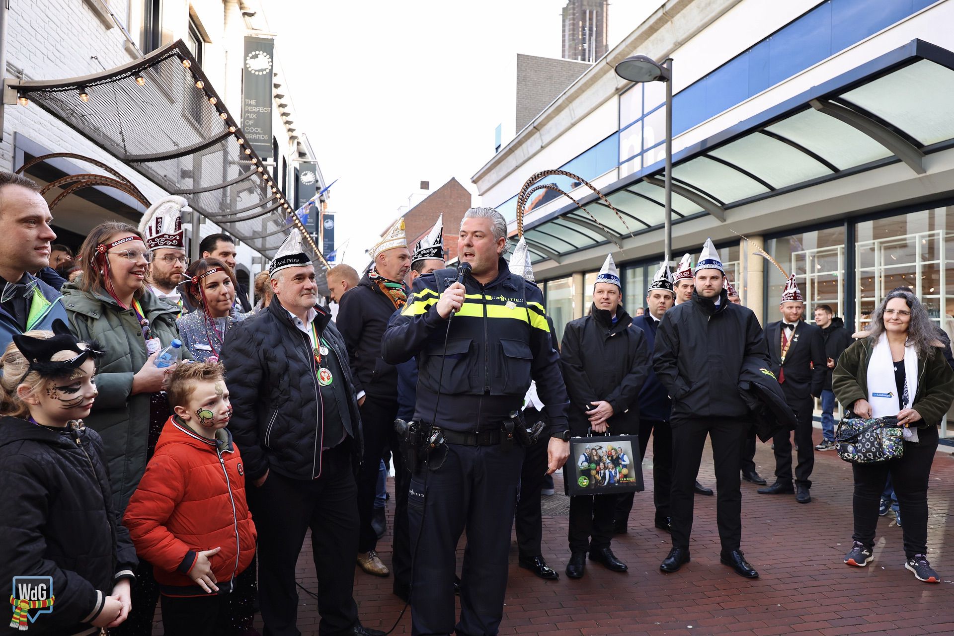 Eerste Politie Veiligheid Pins 2026 uitgereikt aan prinsenparen