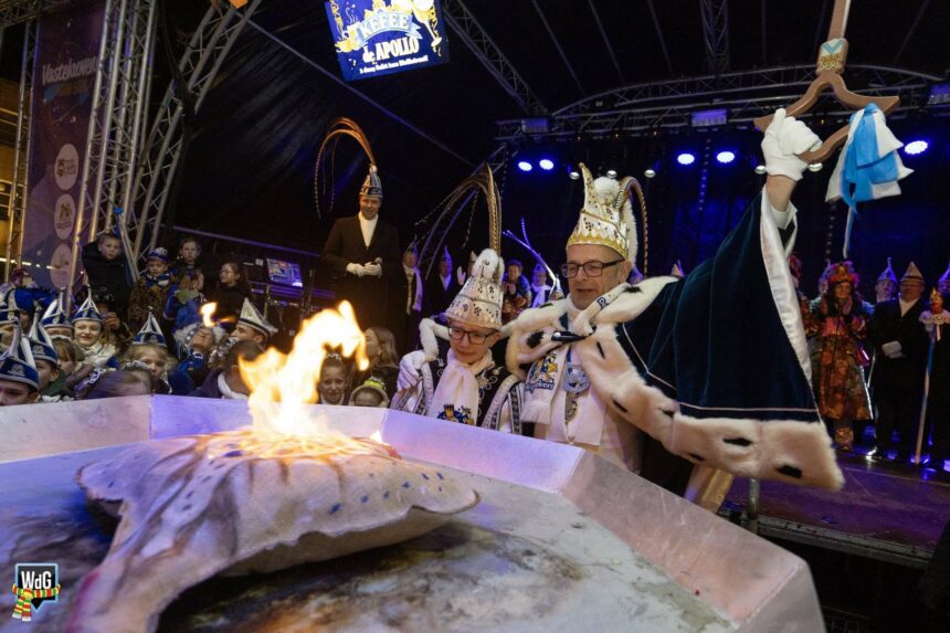 Rogstaekersprinsen nemen afscheid tijdens traditionele abdicatie